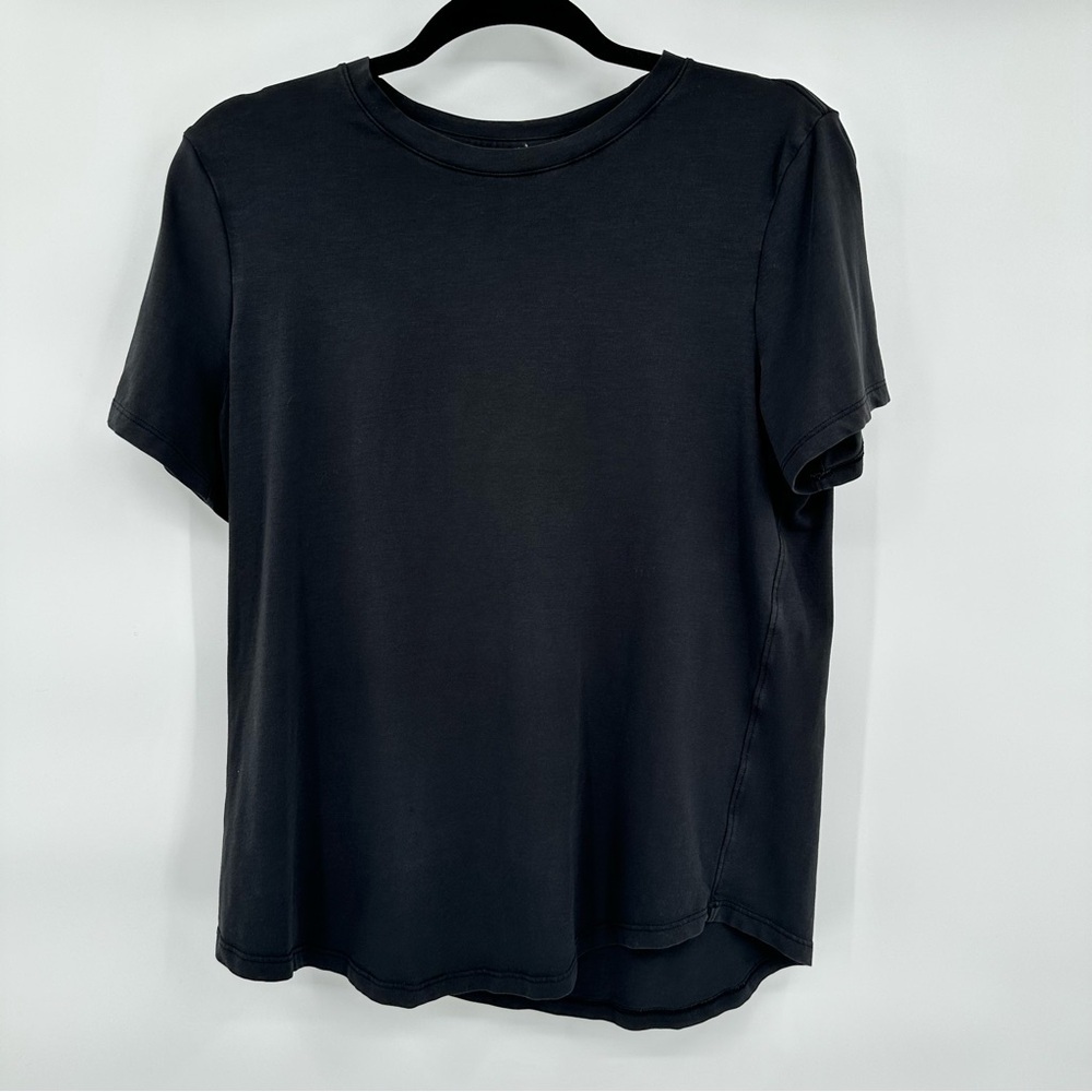 Lululemon Black‎ Athletic Tee Size 8